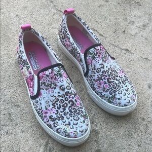 Skechers Women's Poppy Garden Cat Sneaker Women's Size 8